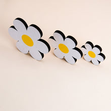 Load image into Gallery viewer, Cute Wooden Daisies