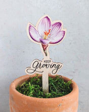 Load image into Gallery viewer, Keep Growing! Wooden tag with Blooming Flower
